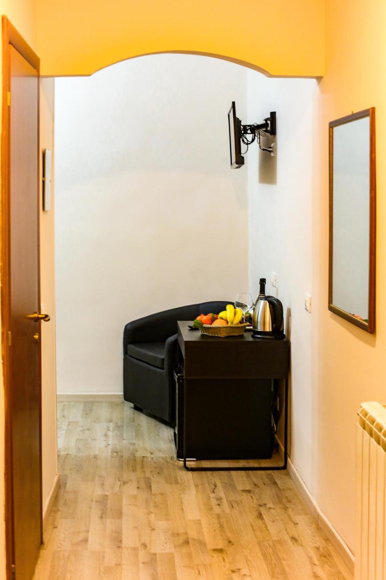 Lydka Domus Hotel โรม ภายนอก รูปภาพ